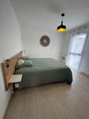 1 dormitorio, tabla de planchar con plancha, wifi