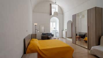 2 bedrooms, iron/ironing board, bed sheets
