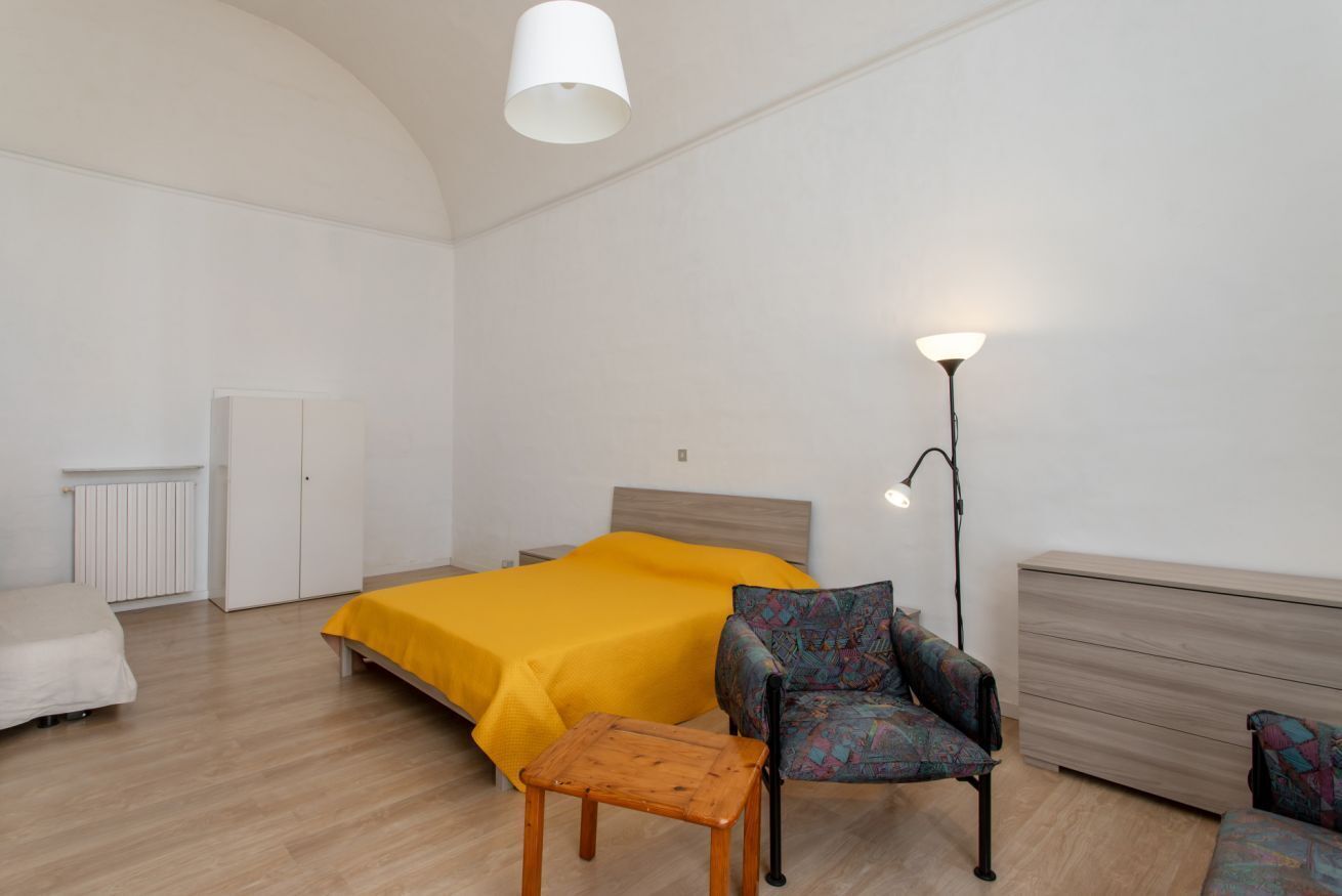 2 bedrooms, iron/ironing board, bed sheets