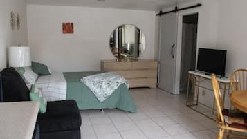 1 bedroom, WiFi, bed sheets