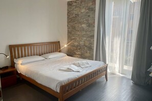 1 bedroom, iron/ironing board, WiFi, bed sheets - Bnbook Cornelia's suites 2 (Besozzo)