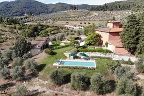 Exterior - My Exclusive Italy - Enchanting Villa with Pool surrounded by vineyards (Rignano sull'Arno)
