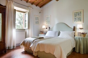 10 bedrooms, desk, iron/ironing board, WiFi - My Exclusive Italy - Enchanting Villa with Pool surrounded by vineyards (Rignano sull'Arno)