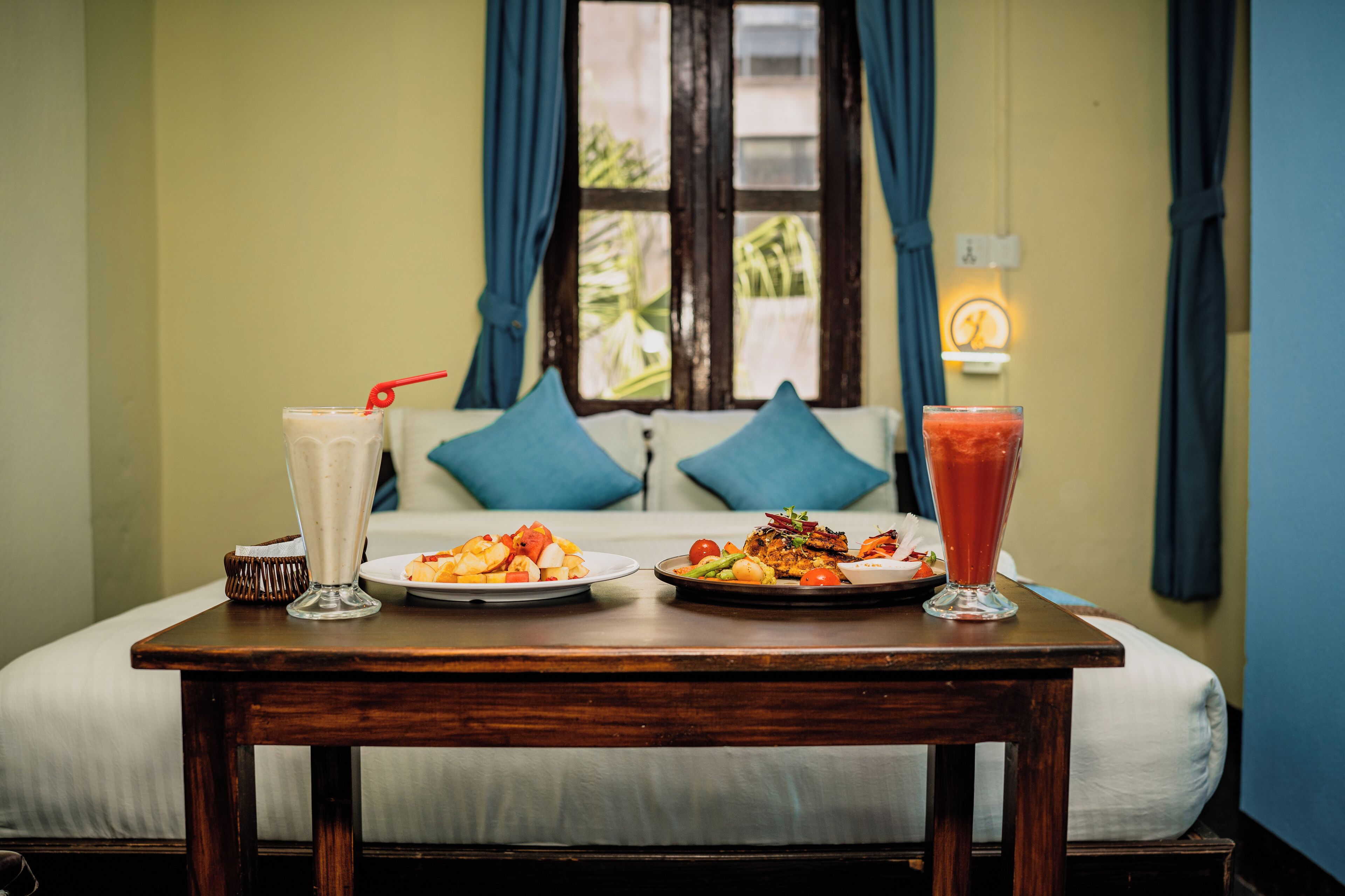 办公桌、笔记本电脑工作区、隔音、免费 WiFi