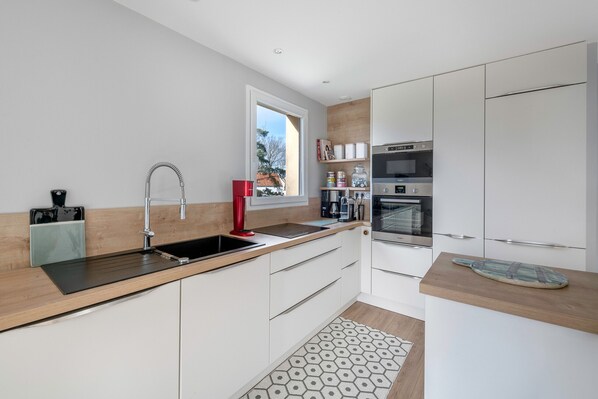 Fridge, microwave, oven, dishwasher