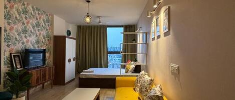 1 bedroom, desk, iron/ironing board, WiFi