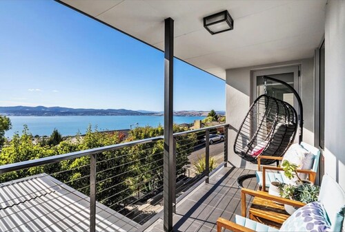 Nicolas Escape panoramic views luxury and space