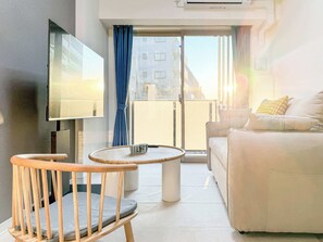 TV, offices - Triphome Sugamo 2024 New 3 mins 2 stations 12 (Toshima City)