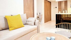 TV, offices - Triphome Sugamo 2024 New 3 mins 2 stations 12 (Toshima City)
