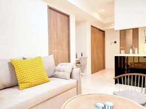 TV, offices - Triphome Sugamo 2024 New 3 mins 2 stations 14 (Toshima City)