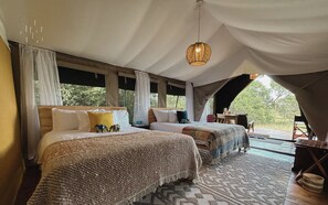 Queens Retreat | Individually furnished, laptop workspace, free WiFi, bed sheets - Lion's Cradle (Maasai Mara)