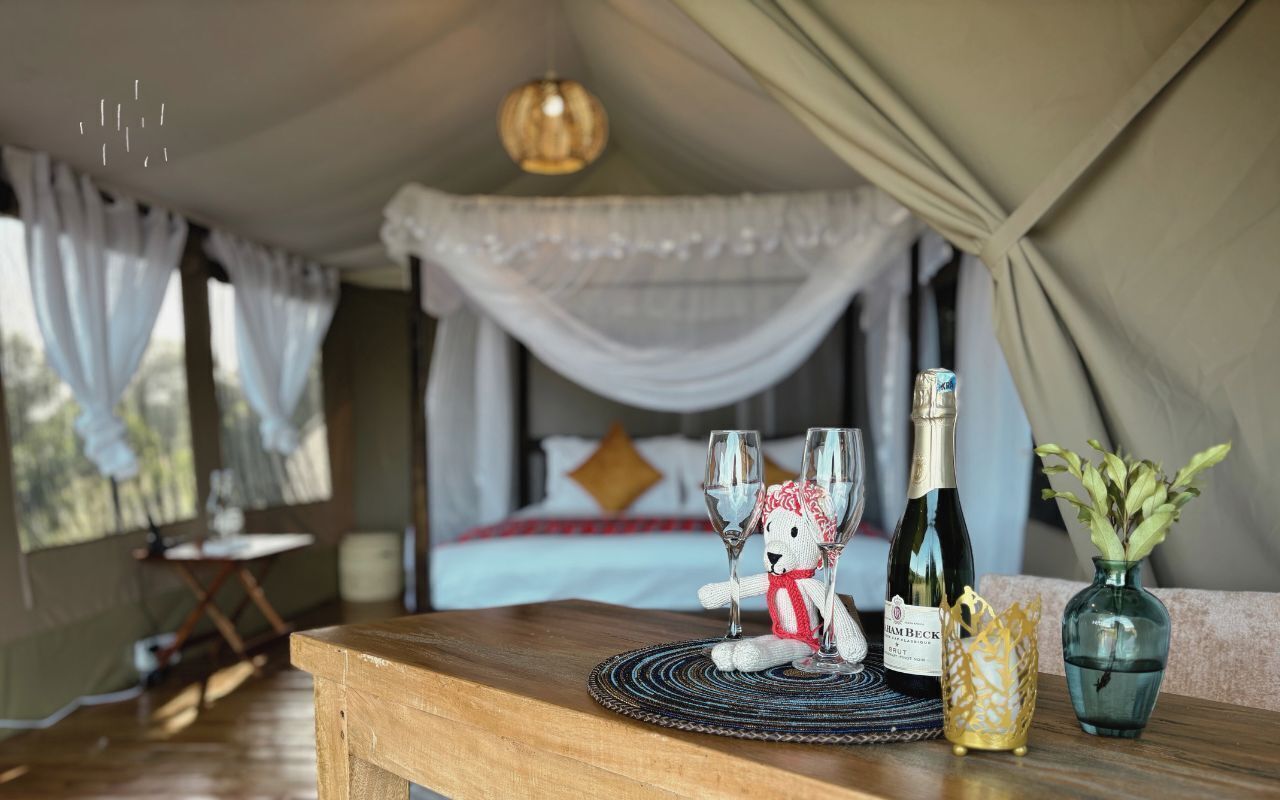 豪華帳棚 | 布置獨特、筆電工作空間、免費無線上網、床單