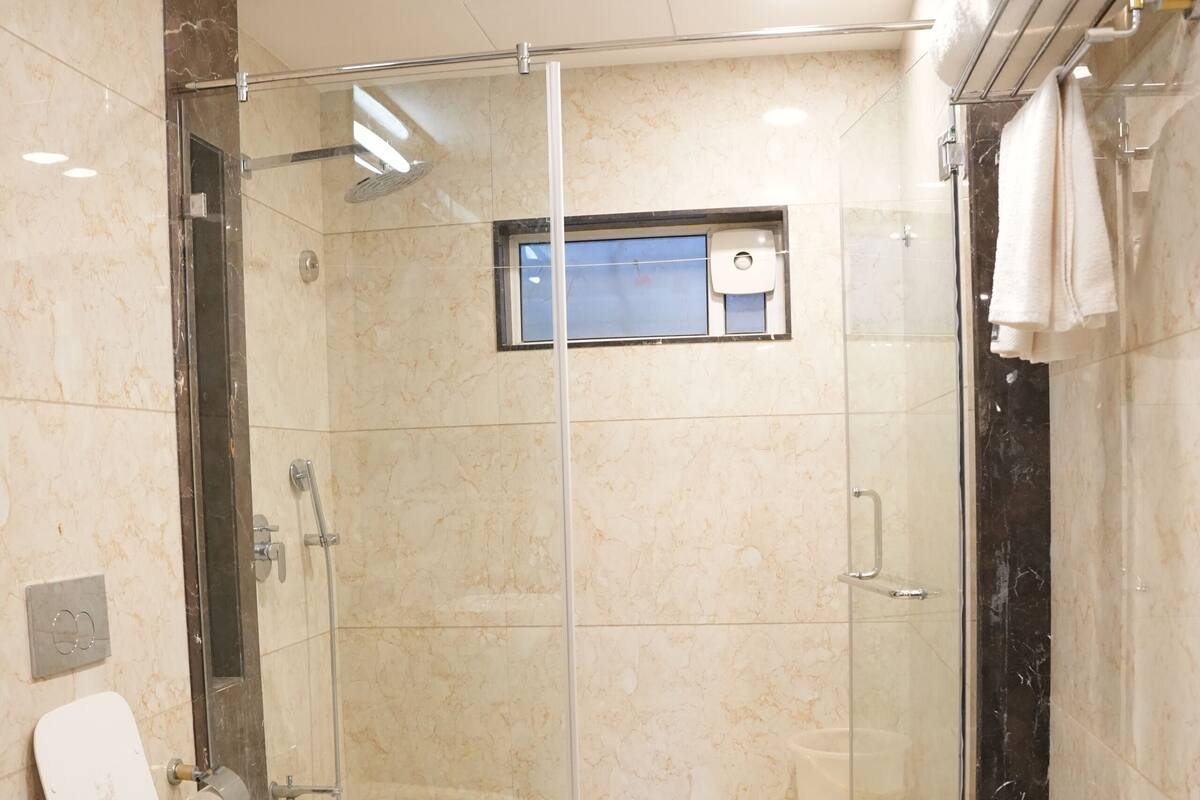 Chambre Prestige, balcon, vue sur le jardin | Literie de qualitĂ©, bureau, rideaux dâobscurcissement