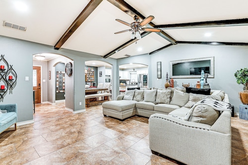 3 Mi to Downtown McAllen: Quiet Home w/ Pool