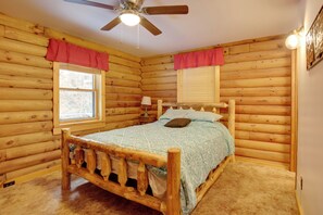 2 bedrooms, Internet, bed sheets - Family Gem Near the Chain of Lakes in Eagle River! (Eagle River)