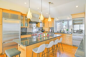 Fridge, microwave, stovetop, dishwasher - Bayfront Home in Patchogue w/ Deck & Fishing Dock (Patchogue)
