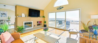 Bayfront Home in Patchogue w/ Deck & Fishing Dock