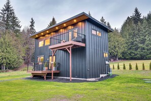 Exterior - 2 Mi to Warm Beach: Family Gem w/ Views (Stanwood)