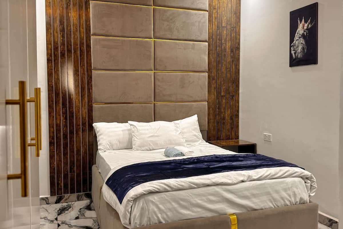 Quarto casal luxo, sacada | Wi-Fi de cortesia