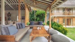 Villa, Pool View | Living area