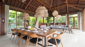 Dining room - Alea Estate by Villa Finder (Kerobokan)