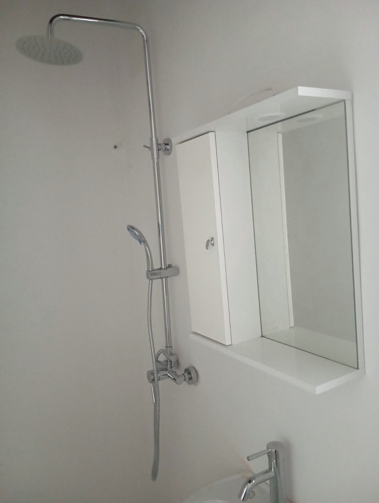 Bruser, hårtørrer, håndklæder, Sæbe