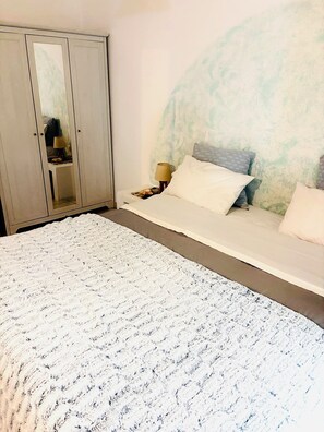 1 chambre, fer et planche Ă repasser, accĂšs Internet, draps fournis