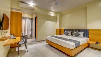 Deluxe Double Room | Desk, laptop workspace, free WiFi, bed sheets