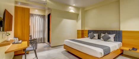 Deluxe Double Room | Desk, laptop workspace, free WiFi, bed sheets