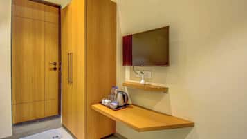 Executive Double Room | Wardrobe