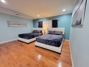 3 bedrooms, desk, iron/ironing board, free WiFi