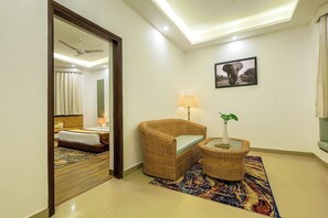 Egyptian cotton sheets, premium bedding, memory-foam beds, minibar - tusker trail corbett  (Ramnagar)