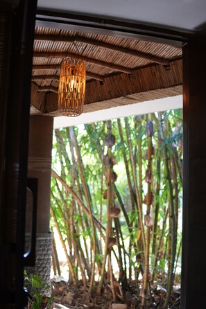 Luksus-studiosuite, balkong | Sengetøy i egyptisk bomull og sengetøy av topp kvalitet