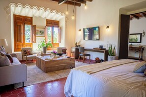 Deluxe Room, Patio | Living area | TV - Hotel Boutique Los Remedios (Comonfort)
