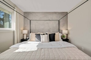 4 bedrooms, free WiFi, bed sheets