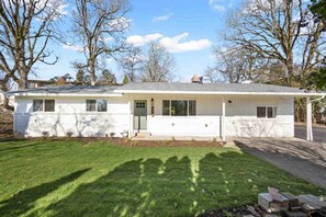 Exterior - Exquisite Single Level Retreat on Half-Acre, All New Decor and Furnishing, Pet Friendly, Open Layout (Tigard)
