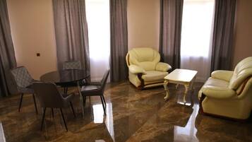 Junior Suite | 1 bedroom, soundproofing, free WiFi