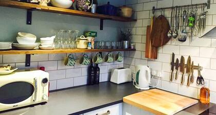 Host Stay The Mousetrap