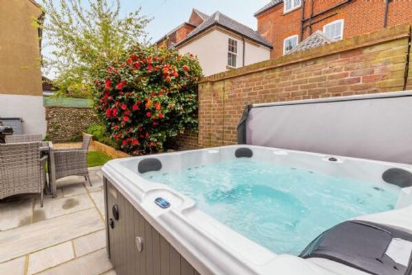 Apartment | 3 bedrooms - Host Stay Rose Cottage (Cromer)