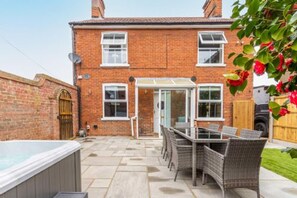 Apartment | 3 bedrooms - Host Stay Rose Cottage (Cromer)