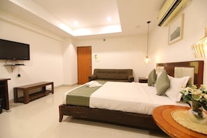 Superior Room, City View | Premium bedding, desk, laptop workspace, free WiFi
