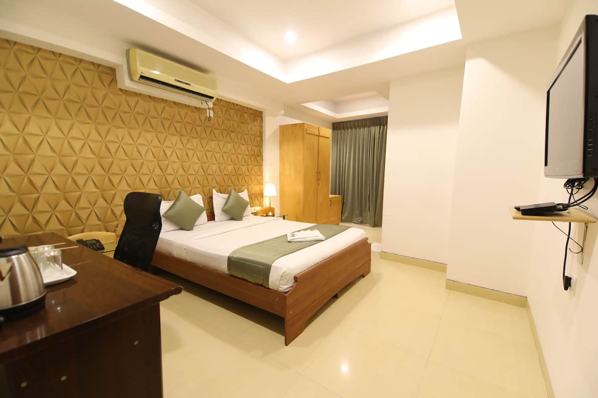 Executive Room | Premium bedding, desk, laptop workspace, free WiFi
