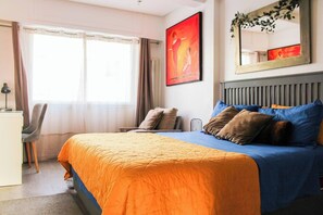 1 habitación, tabla de planchar con plancha, wifi y ropa de cama 