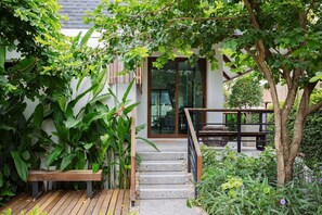 Vista frontal de la propiedad