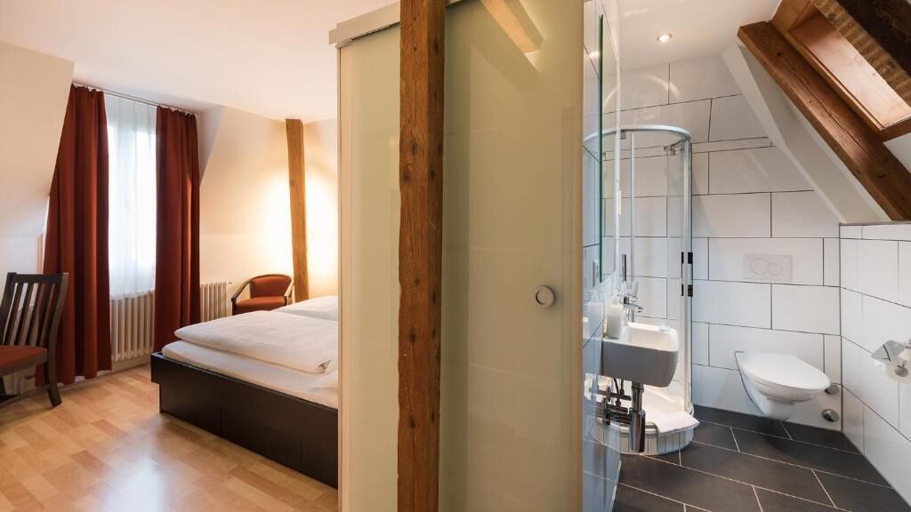 Shower, towels, soap, shampoo