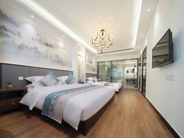 Standard Quadruple Room | Free WiFi