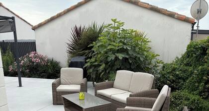 Modern house near the sea, 4 bedrooms