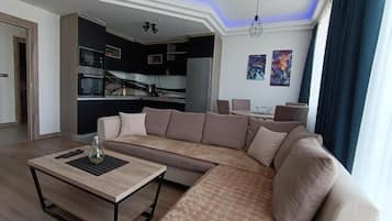 Apartment, 2 Bedrooms, Accessible, City View | Living room