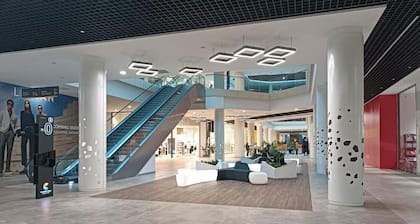 18th Floor Secure Luxury Condo With Pool & Fitness Included In Price