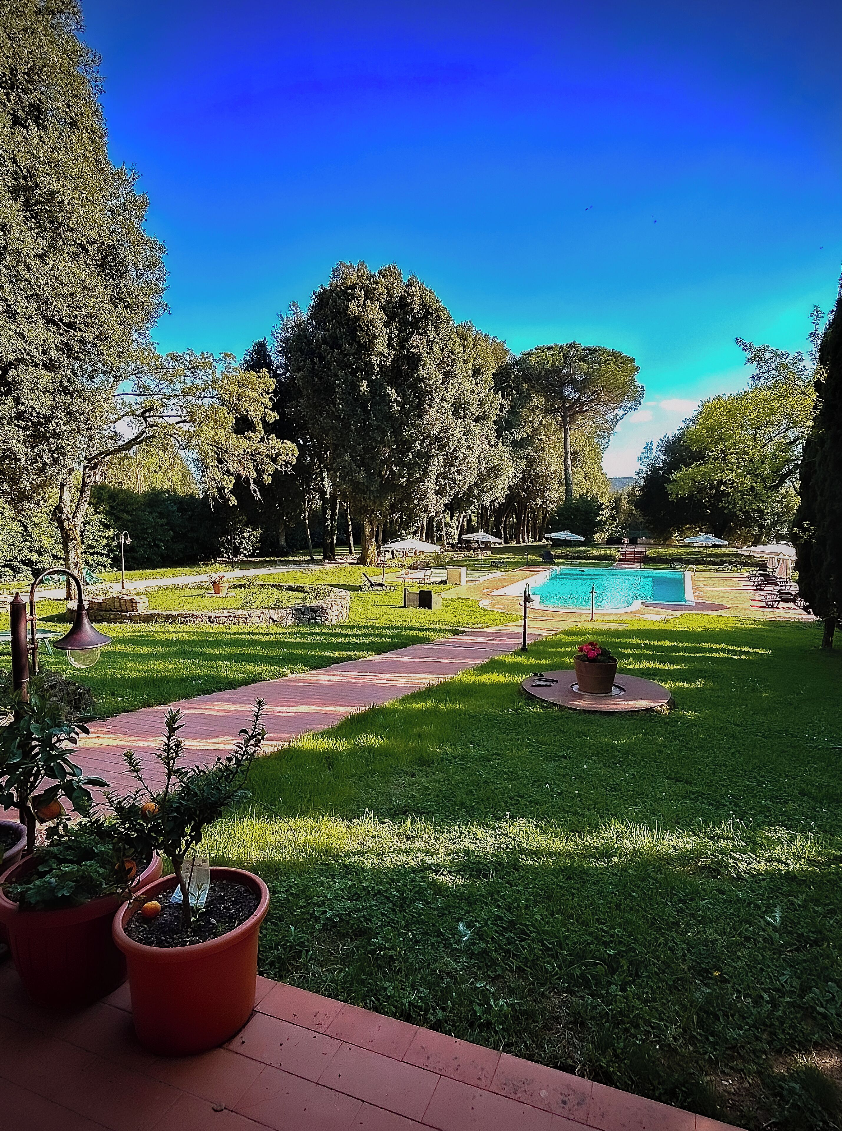 2 outdoor pools